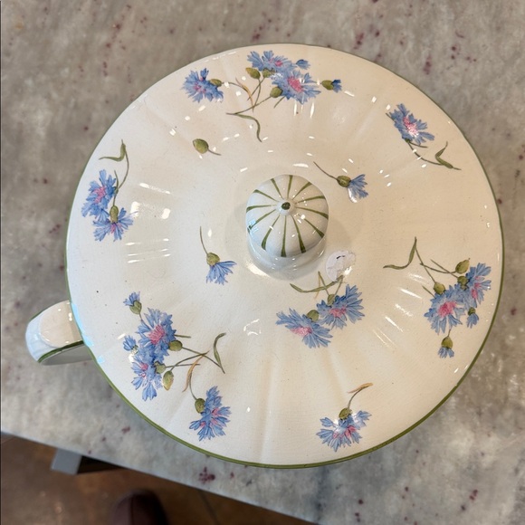 Minton’s Worthing England Antique Floral Chamberpot with Lid - Picture 2 of 4